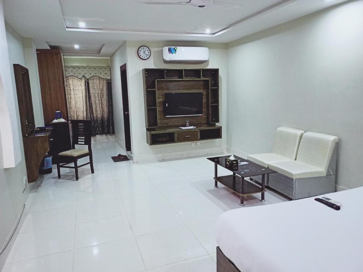 Hotel Crown Inn Multan Esterno foto