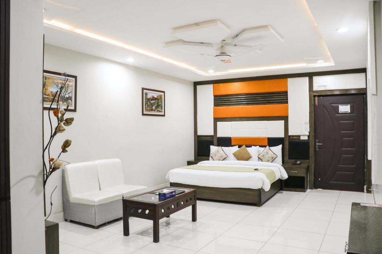 Hotel Crown Inn Multan Esterno foto