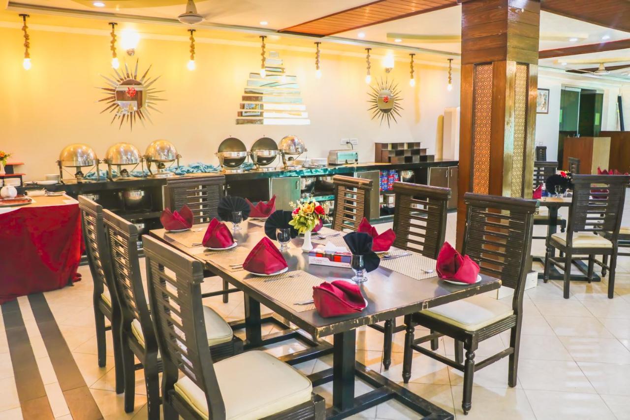 Hotel Crown Inn Multan Esterno foto