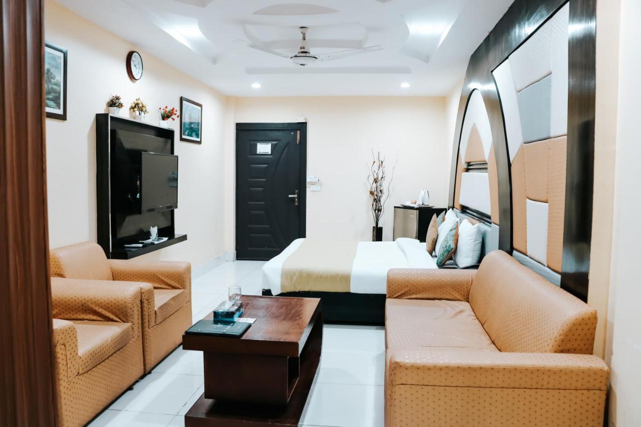 Hotel Crown Inn Multan Esterno foto