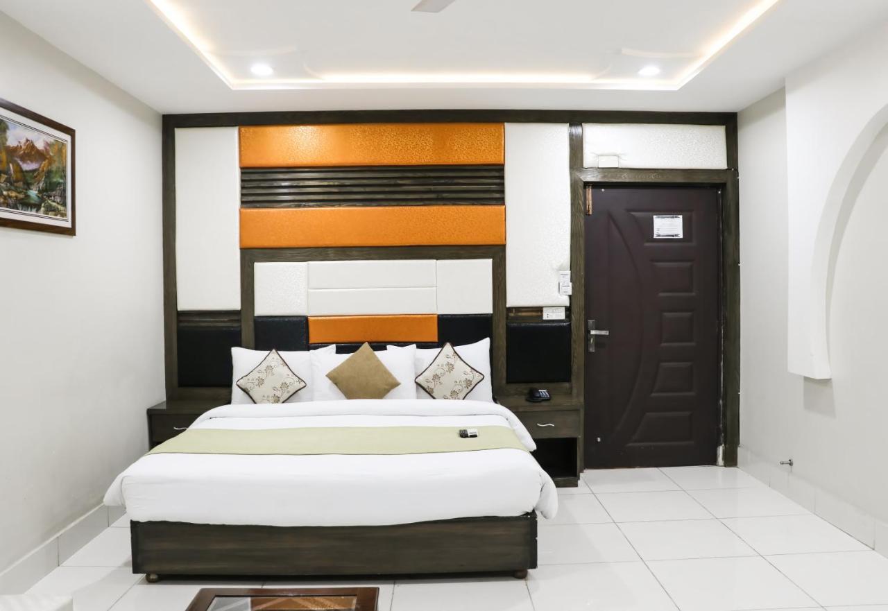Hotel Crown Inn Multan Esterno foto