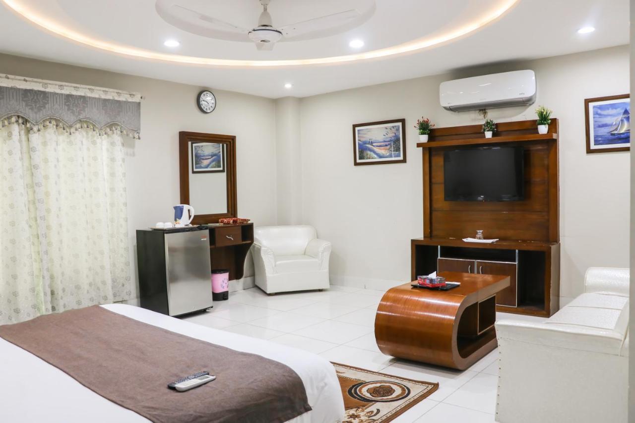 Hotel Crown Inn Multan Esterno foto