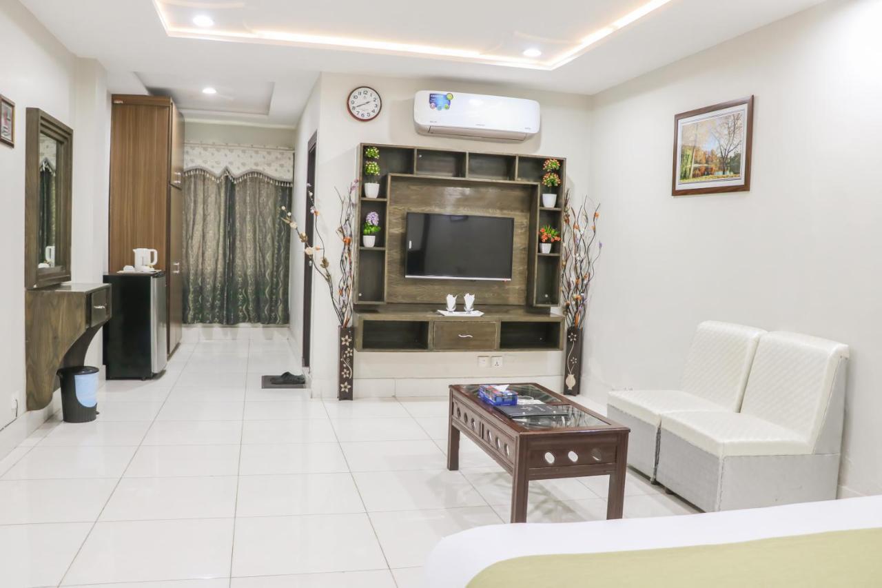 Hotel Crown Inn Multan Esterno foto
