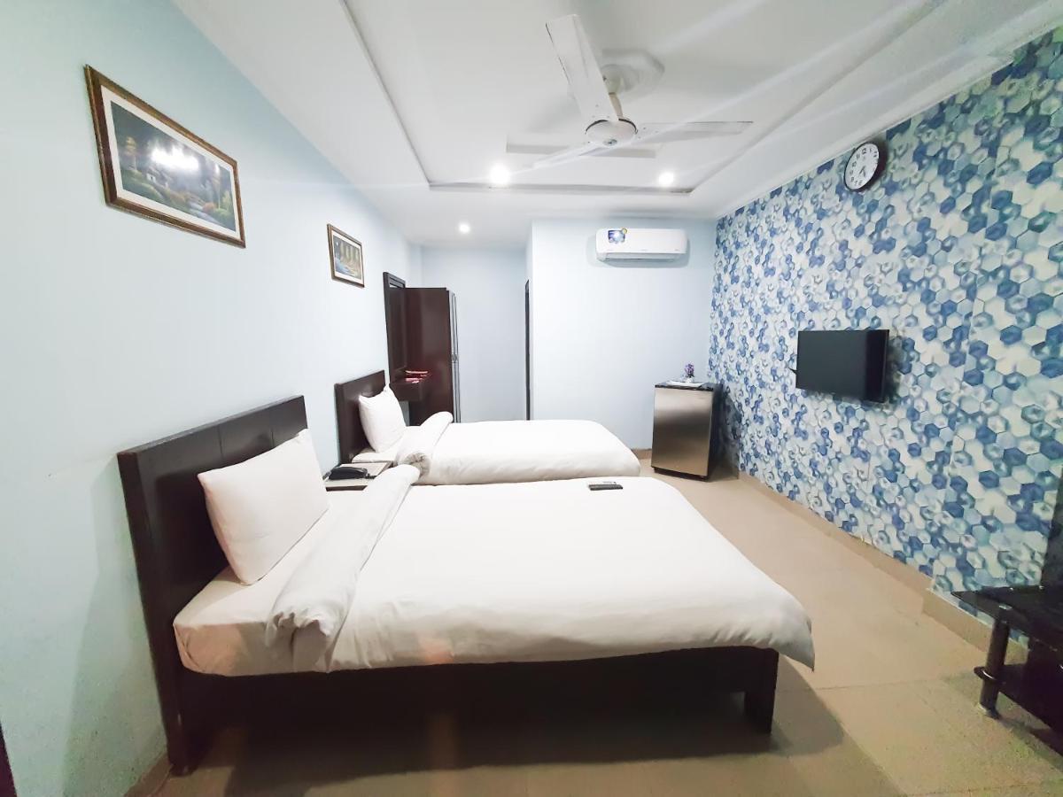 Hotel Crown Inn Multan Esterno foto