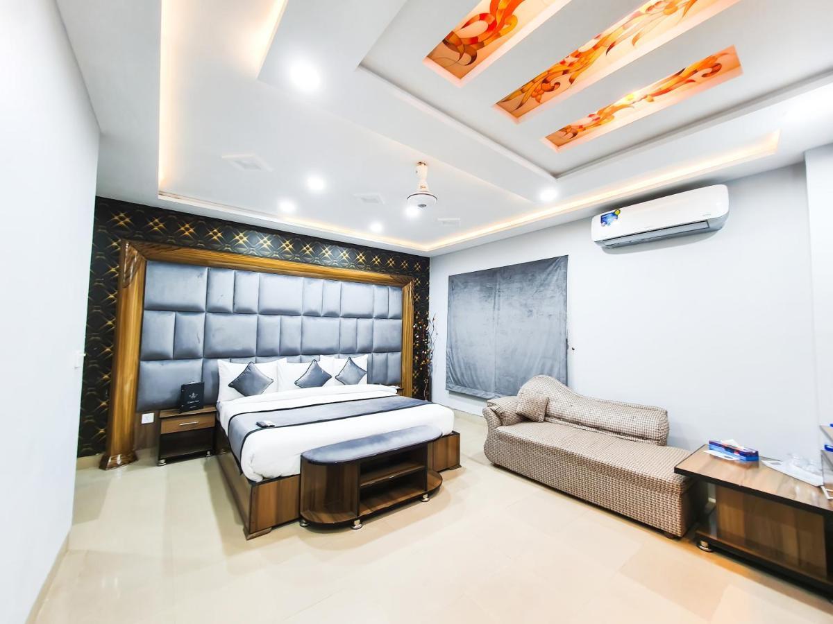 Hotel Crown Inn Multan Esterno foto