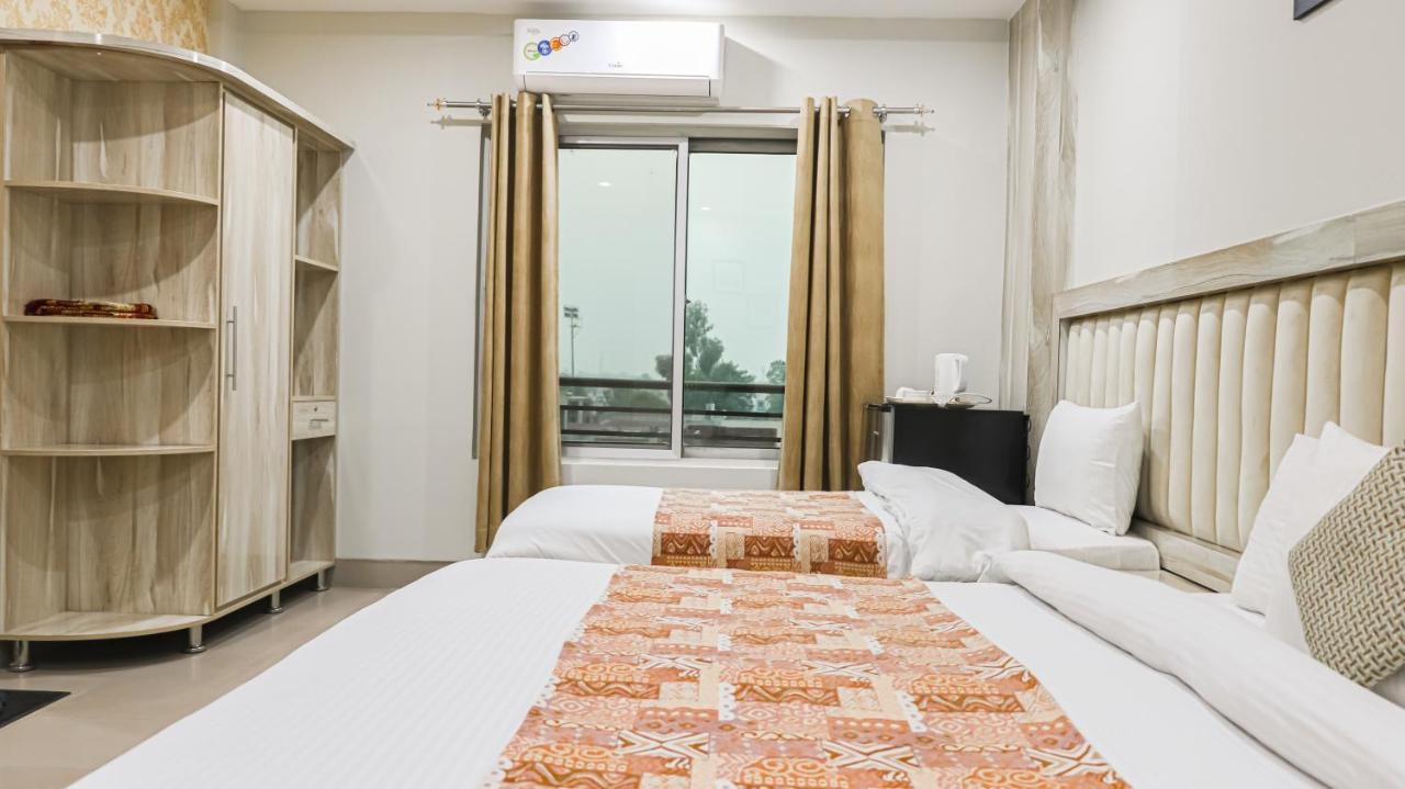 Hotel Crown Inn Multan Esterno foto
