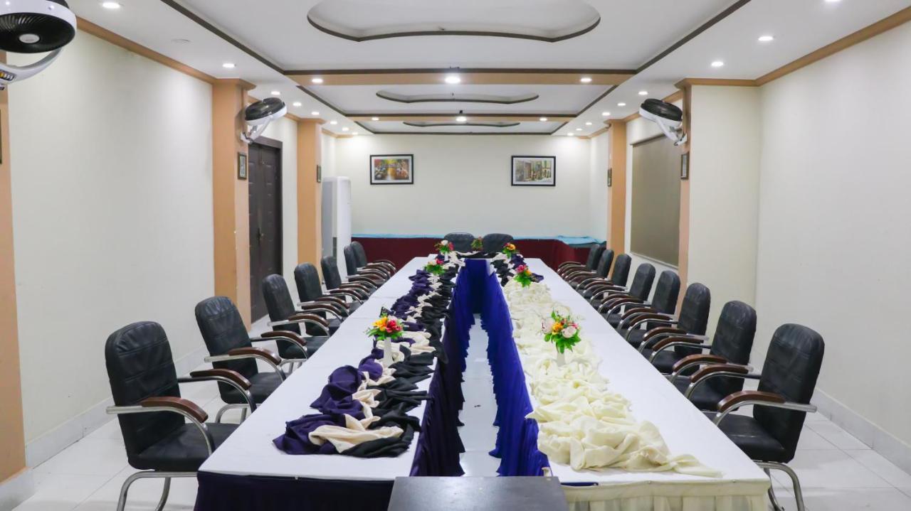 Hotel Crown Inn Multan Esterno foto