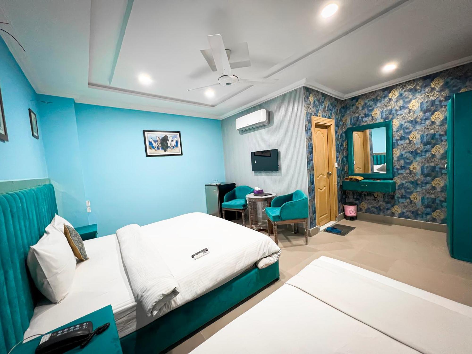 Hotel Crown Inn Multan Esterno foto