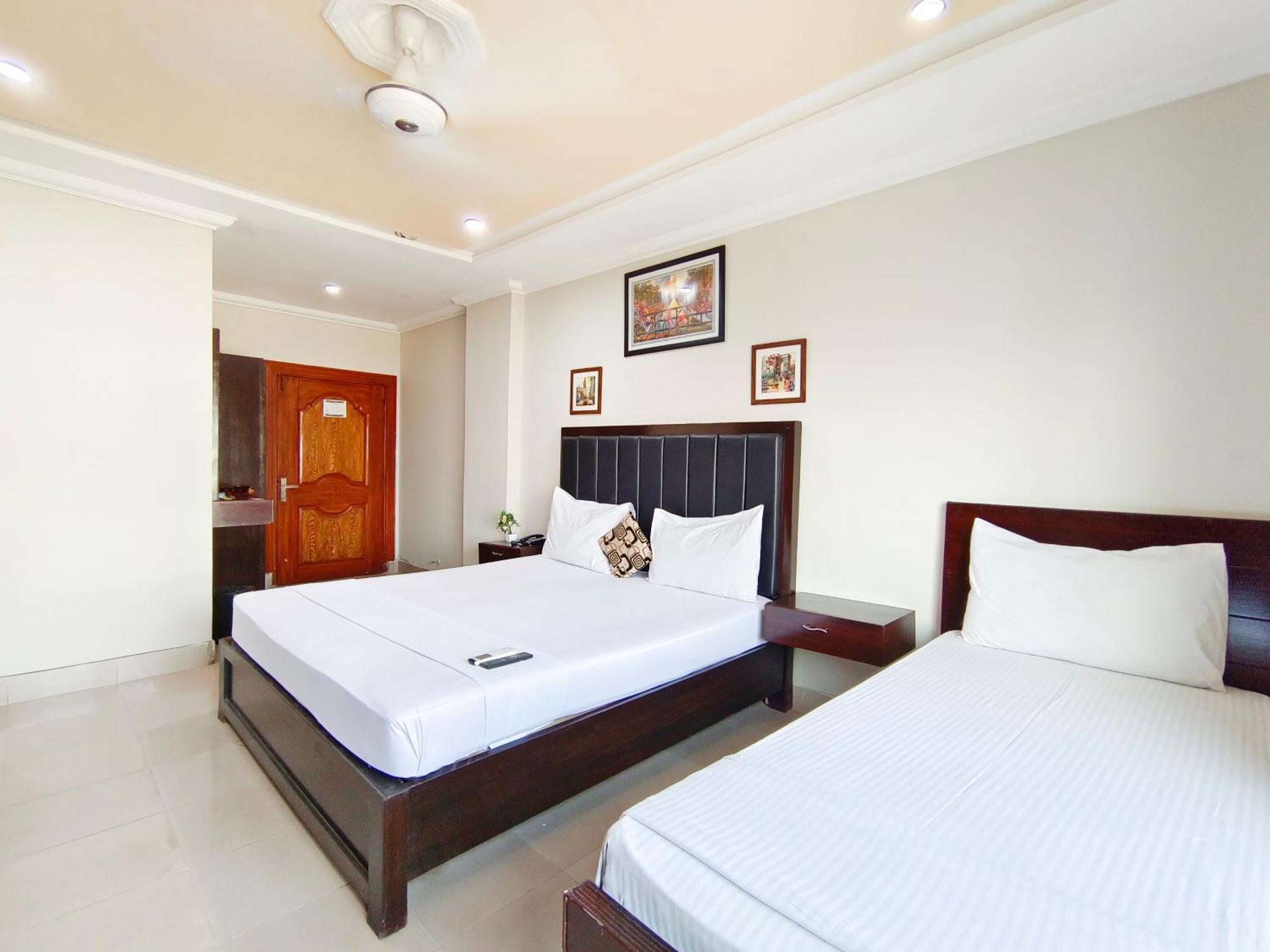Hotel Crown Inn Multan Esterno foto