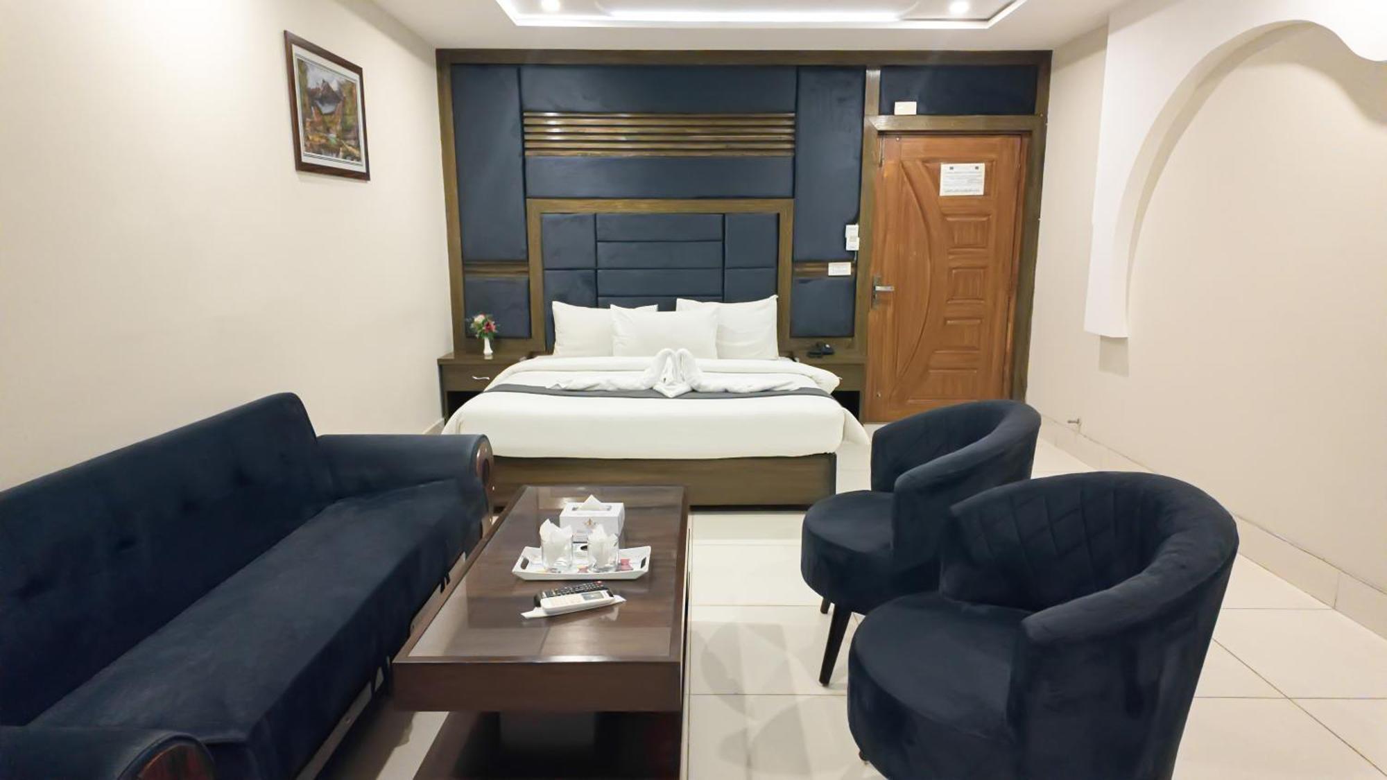 Hotel Crown Inn Multan Esterno foto