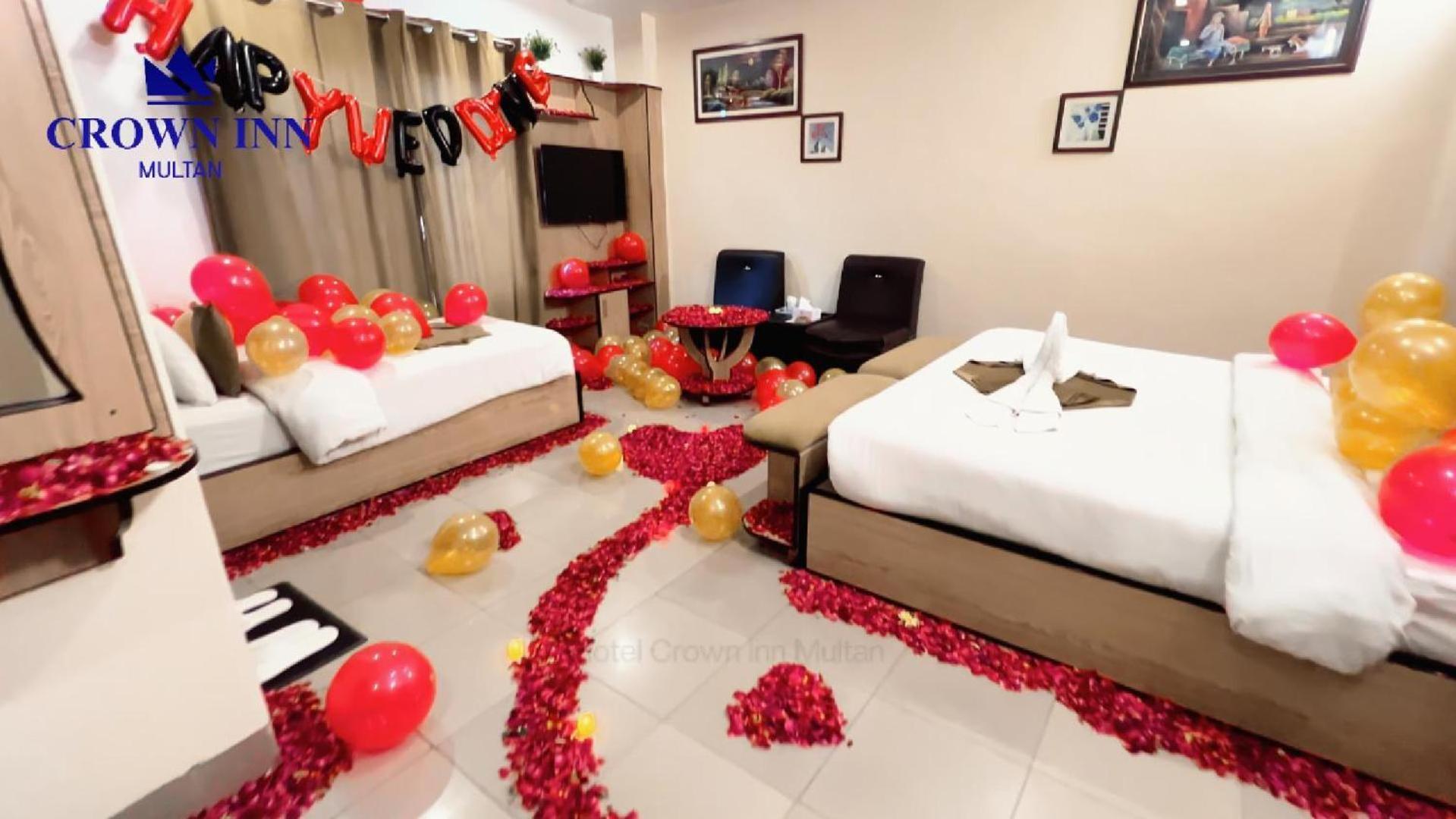 Hotel Crown Inn Multan Esterno foto