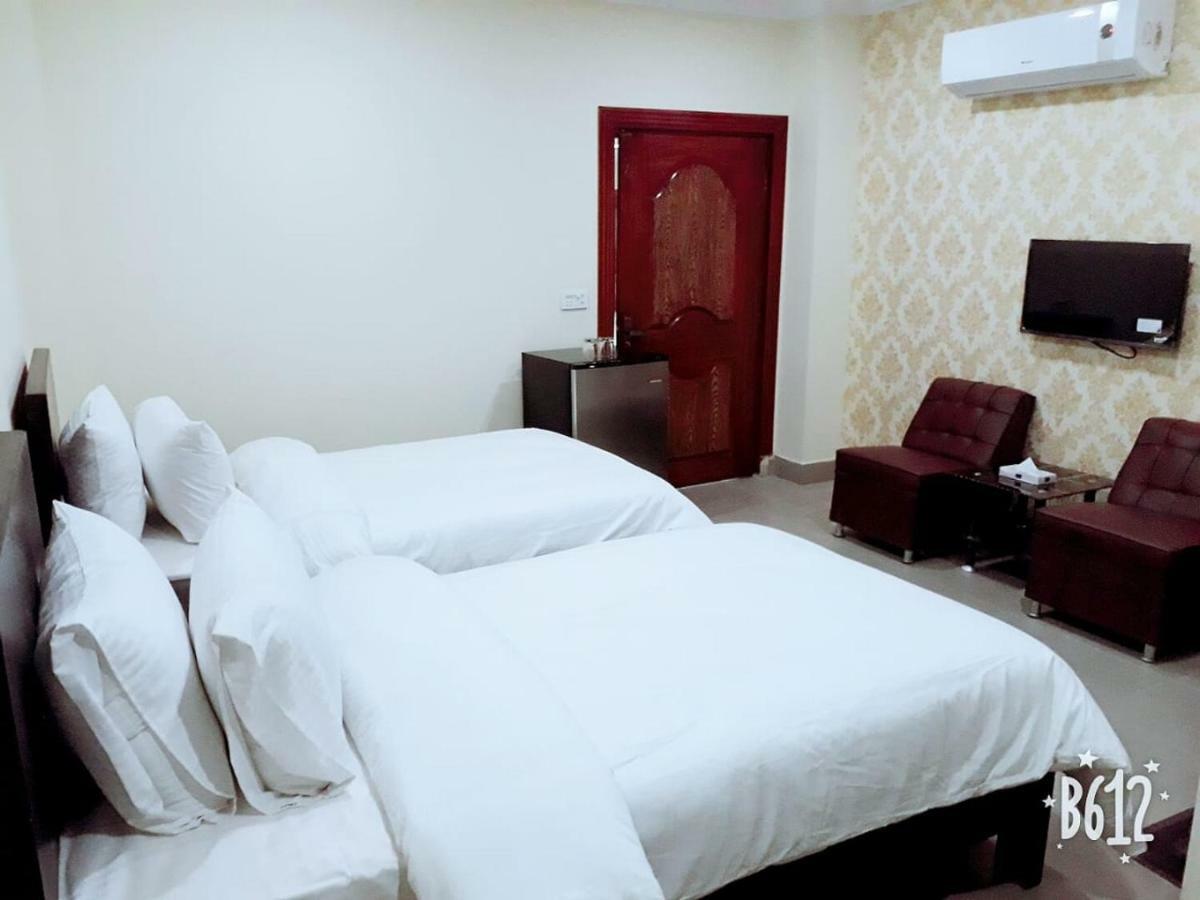 Hotel Crown Inn Multan Esterno foto