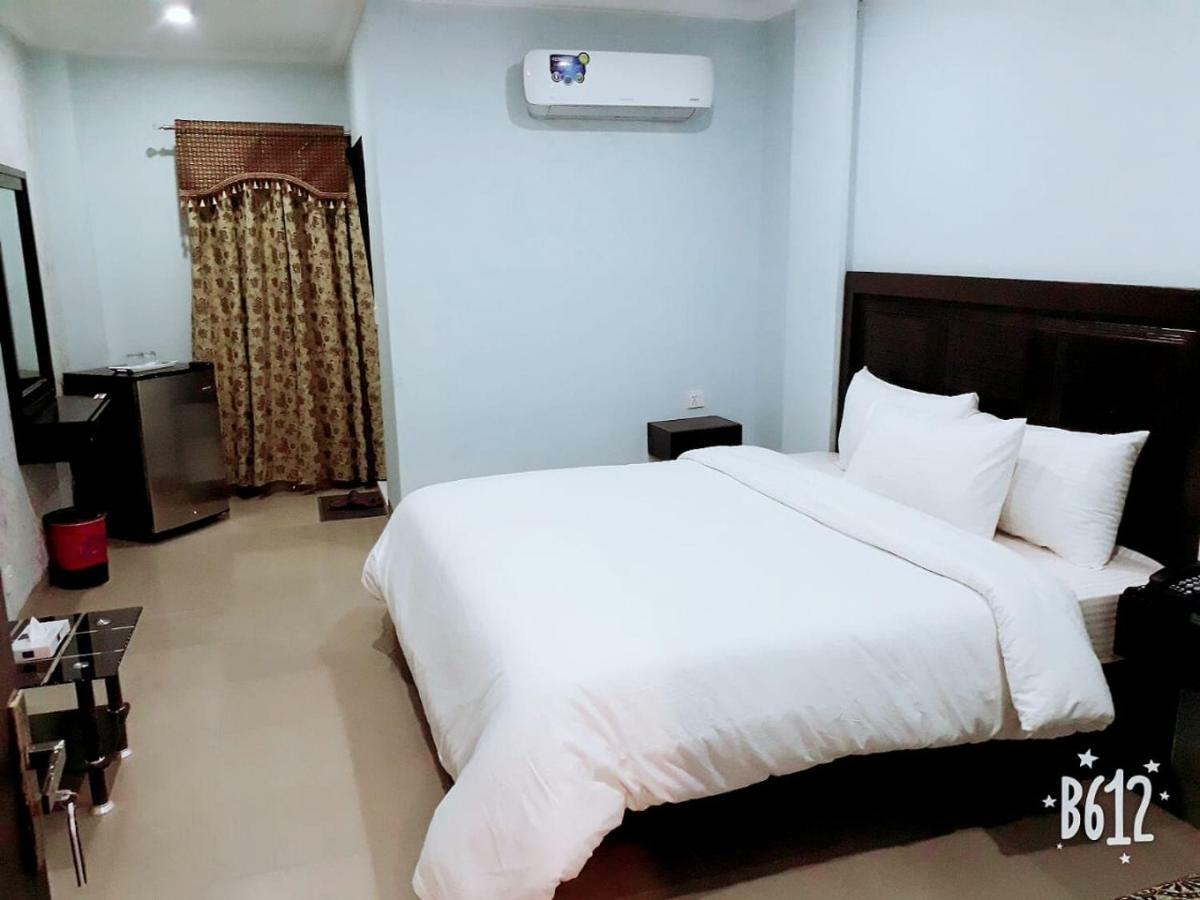 Hotel Crown Inn Multan Esterno foto