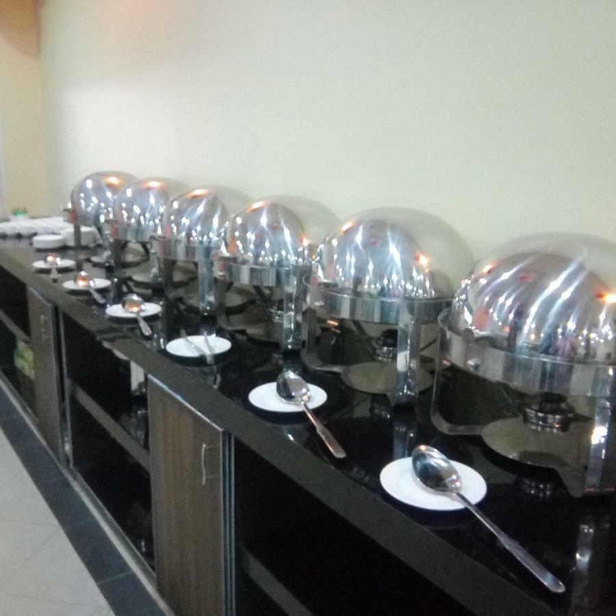 Hotel Crown Inn Multan Esterno foto