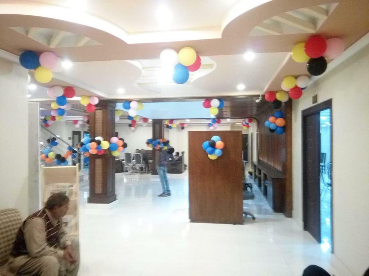 Hotel Crown Inn Multan Esterno foto
