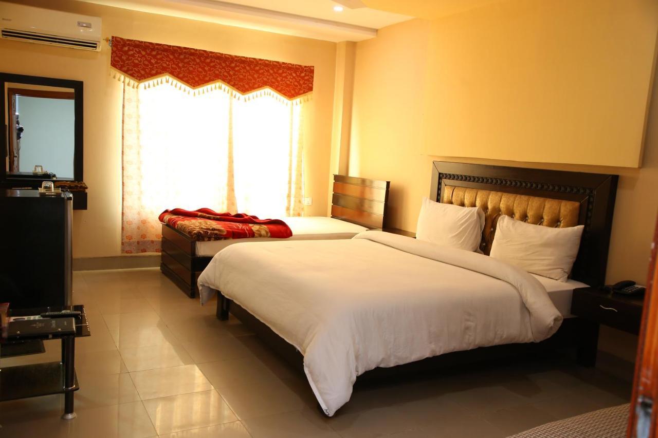 Hotel Crown Inn Multan Esterno foto