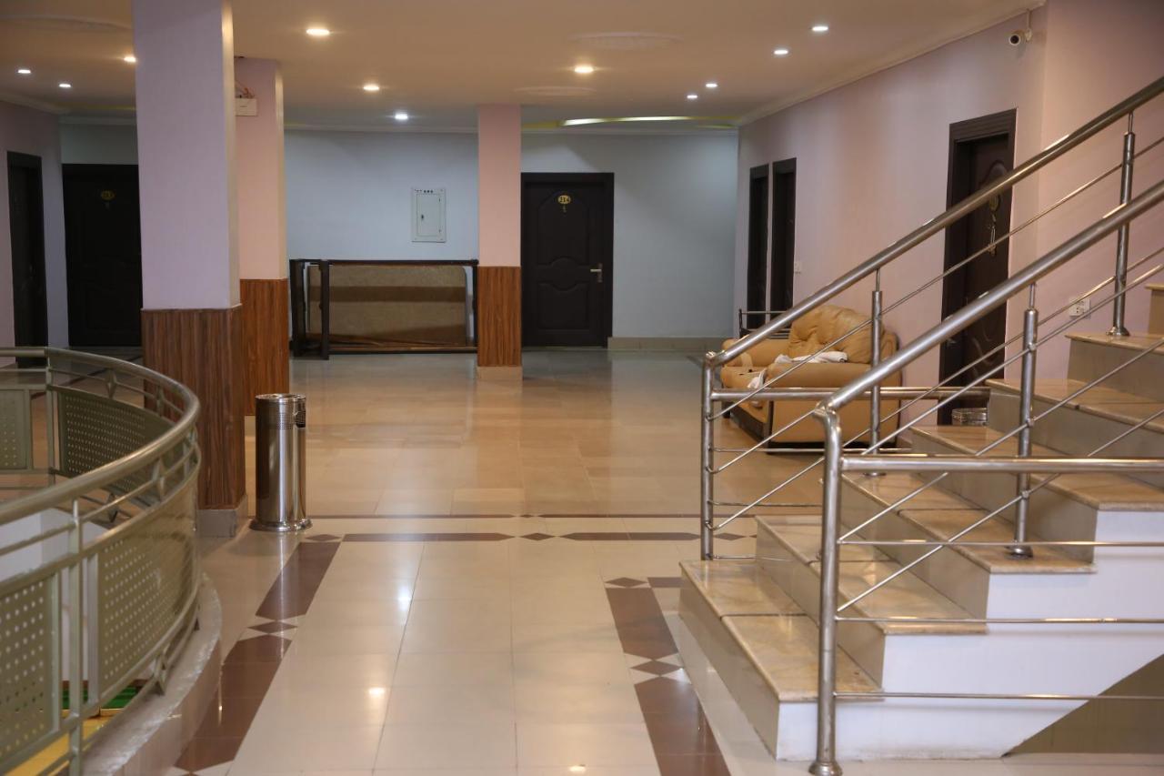 Hotel Crown Inn Multan Esterno foto