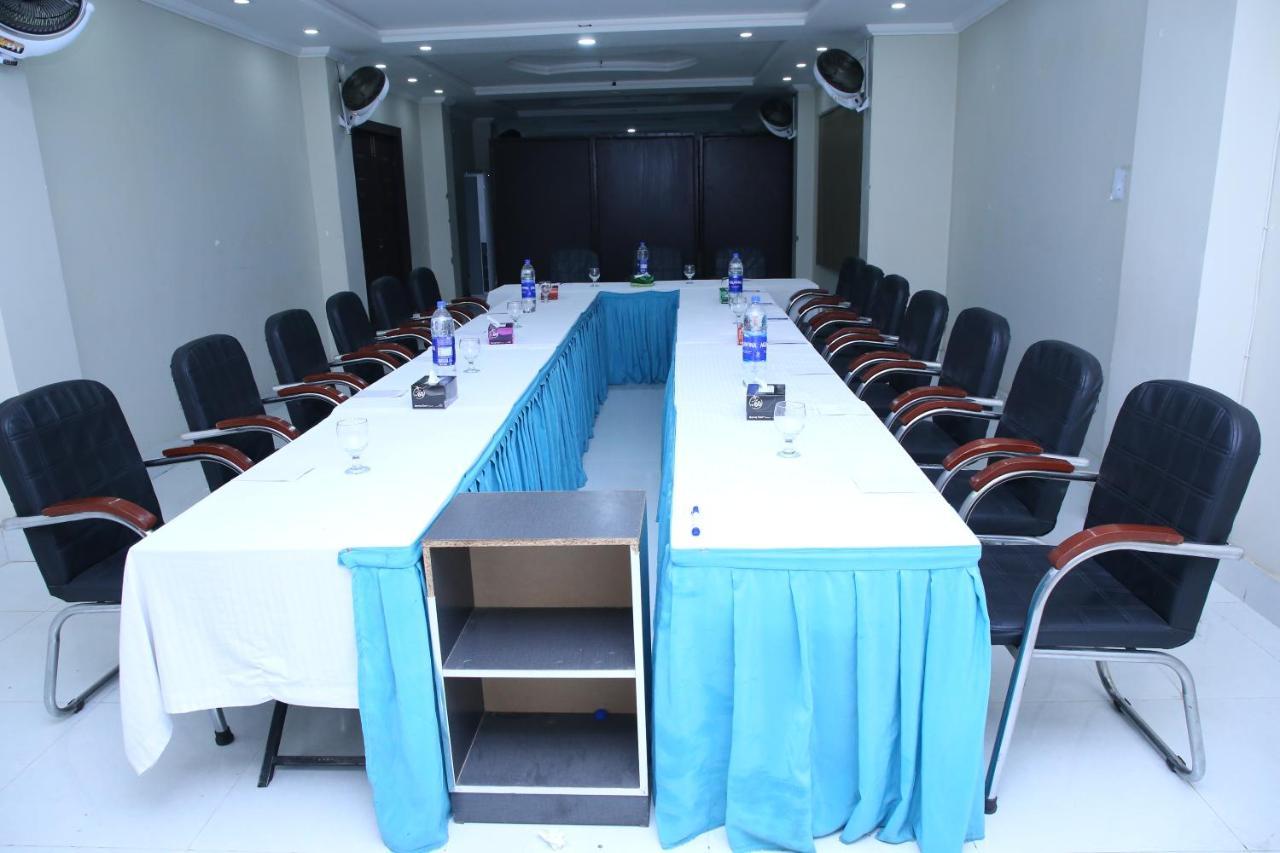 Hotel Crown Inn Multan Esterno foto